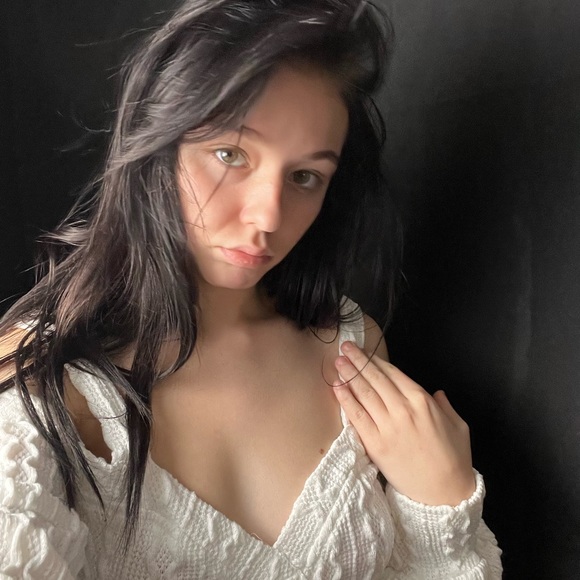 Fashion Nova sweater😌 - Picture 2 of 4